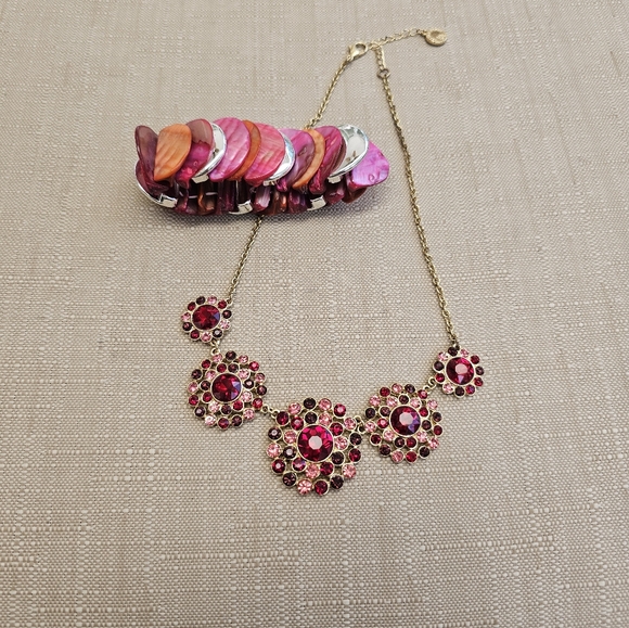 SET!  Liz Claiborne Jeweled Necklace and Dyed Shell Stretchy Bracelet Set - Picture 7 of 12
